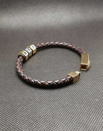 Pulseira de Couro trançado com contas hexagonais de Titânio